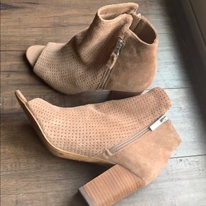 Jessica Simpson open toe booties size 8